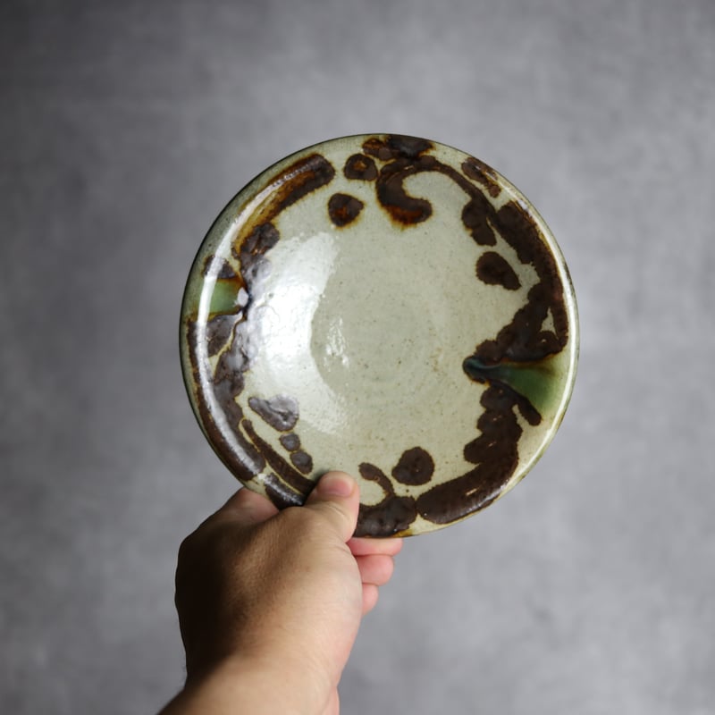 5寸皿1 飴 緑釉 唐草 やちむん 陶器 北窯 宮城正享工房:7005004 | MADE