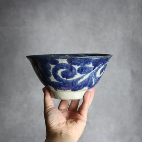 6寸マカイ1 呉須釉 菊唐草紋 やちむん 陶器 榮一工房:7013043