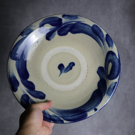 9寸皿1 呉須釉 唐草 やちむん 陶器 北窯 松田共司工房:70040011