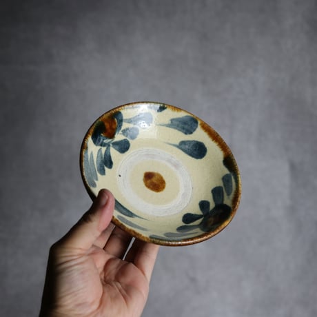 4.5寸皿1 飴呉須釉 菊花 やちむん 陶器 北窯 松田共司工房:7004005