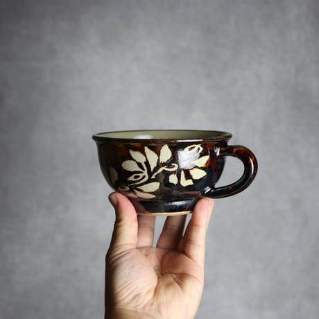 スープカップ 呉須釉 蝋抜 唐草 やちむん 陶器 真南風工房:7011026