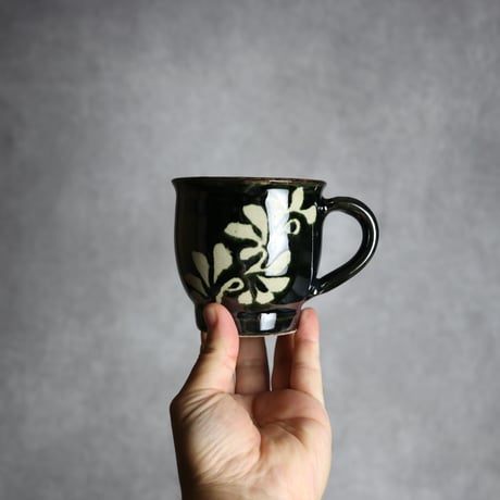 マグカップ 呉須釉 蝋抜 唐草 やちむん 陶器 真南風工房:7011022