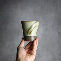 Vカップ1 三彩 指描 やちむん 陶器 漂窯:7010032