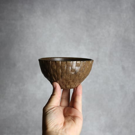 ごはん茶碗中1 マカイ 編込紋 ダークブラウン やちむん 陶器 cerca:7025010