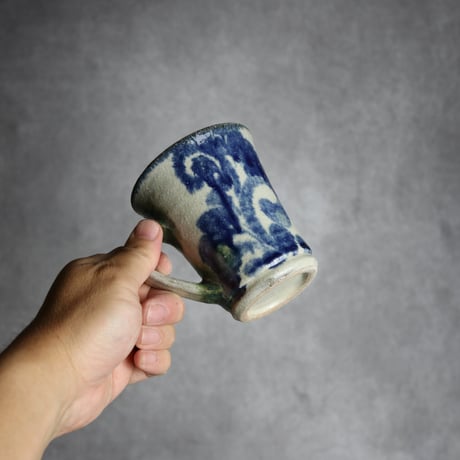 トールマグカップ1 呉須釉 唐草 やちむん 陶器 榮一工房:7013098