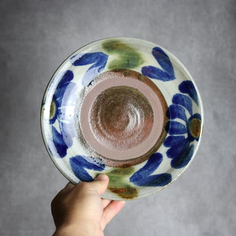 7寸皿1 呉須 緑釉 菊花双葉 やちむん 陶器 漂窯:7010007