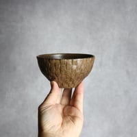 ごはん茶碗中1 マカイ 編込紋 ダークブラウン やちむん 陶器 cerca:7025010