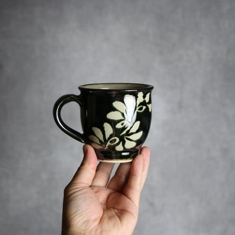 マグカップ 呉須釉 蝋抜 唐草 やちむん 陶器 真南風工房:7011022