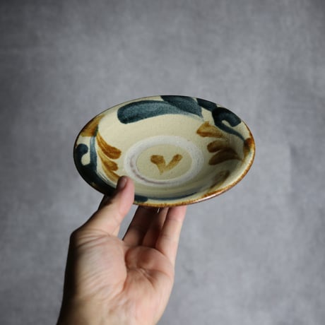 5寸皿1 飴呉須釉 唐草 やちむん 陶器 北窯 松田共司工房:7004006