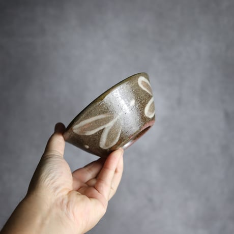 4寸鉢1 飴 呉須釉 点打 やちむん 陶器 漂窯:7010012