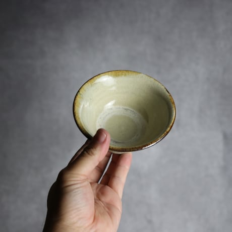 3.5寸マカイ1 飴 呉須釉 菊花 やちむん 陶器 北窯 松田共司工房:7004019