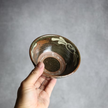 4寸マカイ4 イッチン 菊花唐草 やちむん 陶器 北窯 宮城正享工房:7005014