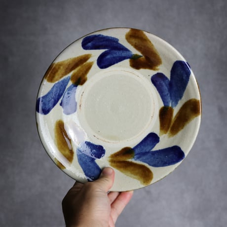 7寸皿1 飴 呉須釉 双葉 やちむん 陶器 漂窯:7010007
