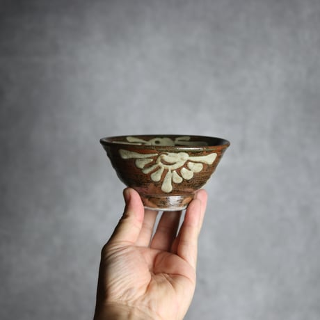 3.5寸マカイ1 イッチン 菊花唐草 やちむん 陶器 北窯 宮城正享工房:7005013