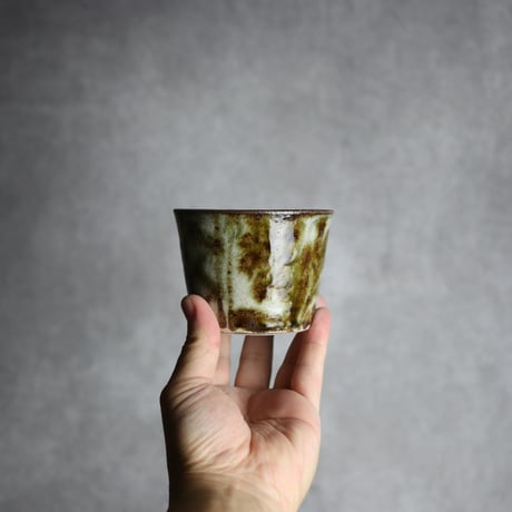 そば猪口中1 黒呉須 唐草 格子 やちむん 陶器 榮一工房:7013168
