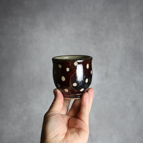 湯呑 飴釉 蝋抜 点打 やちむん 陶器 真南風工房:7011021