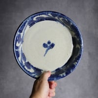 7寸平皿1 呉須釉 唐草 やちむん 陶器 榮一工房:7013021