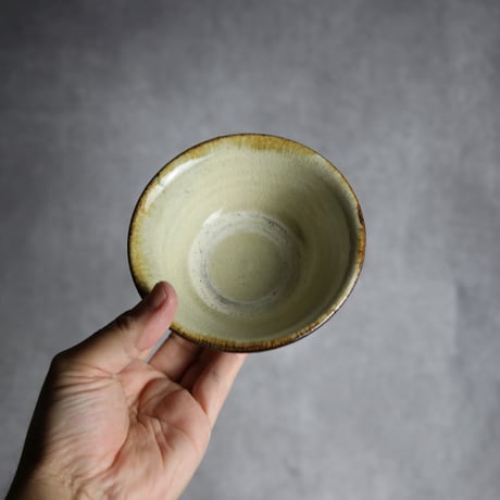 3.5寸マカイ1 飴 呉須釉 菊花 やちむん 陶器 北窯 松田共司工房:7004019