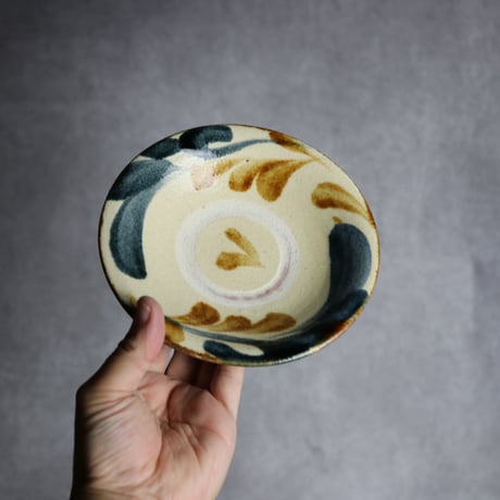 5寸皿1 飴呉須釉 唐草 やちむん 陶器 北窯 松田共司工房:7004006