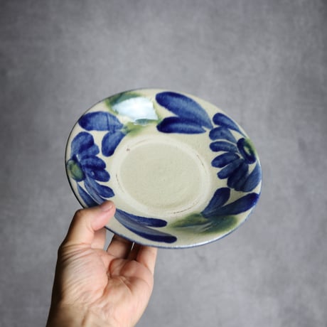 6寸皿1 呉須 緑釉 菊花双葉 やちむん 陶器 漂窯:7010006