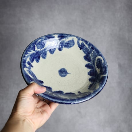7寸皿1 呉須釉 唐草 やちむん 陶器 榮一工房:7013020