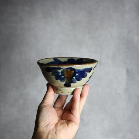 3.5寸マカイ1 飴 呉須釉 菊花唐草 やちむん 陶器 北窯 宮城正享工房:7005013