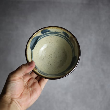 4寸マカイ 紺 茶 唐草柄 やちむん 陶器 陶芸こまがた:7006025