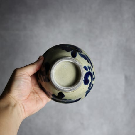 3.5寸マカイ1 飴 呉須釉 菊花唐草 やちむん 陶器 北窯 宮城正享工房:7005013
