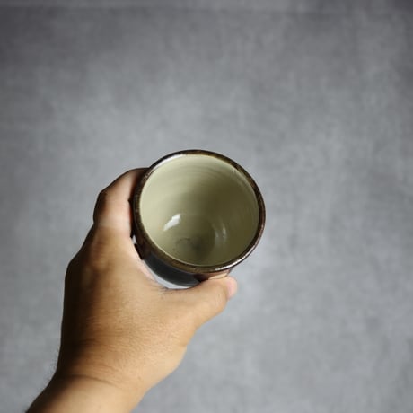 湯呑 飴釉 蝋抜 唐草 やちむん 陶器 真南風工房:7011021