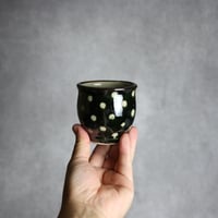湯呑 呉須釉 蝋抜 点打 やちむん 陶器 真南風工房:7011021