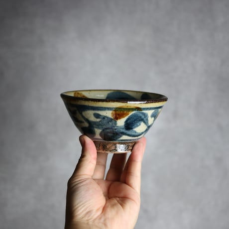 4寸マカイ 紺 茶 唐草柄 やちむん 陶器 陶芸こまがた:7006025