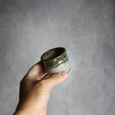 ぐい呑2 緑釉 飛鉋 やちむん 陶器 榮一工房:7013170