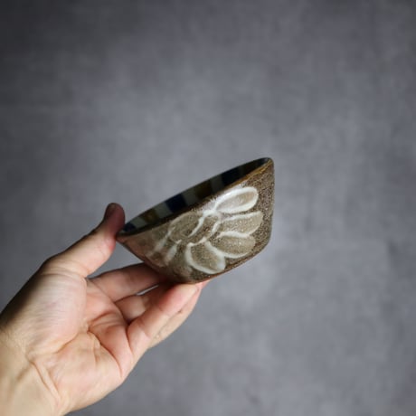 3.5寸鉢2 飴 呉須釉 点打 やちむん 陶器 漂窯:7010029