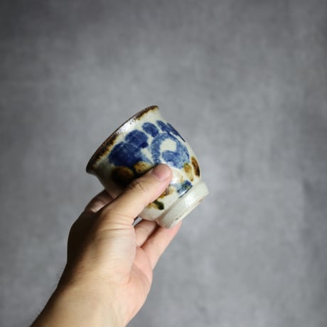 湯呑2 飴 呉須釉 唐草  やちむん 陶器 榮一工房:7013078