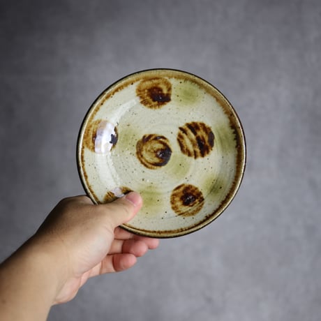 5寸皿 ドット  緑 茶 刷毛目 やちむん 陶器 陶芸こまがた:7006016