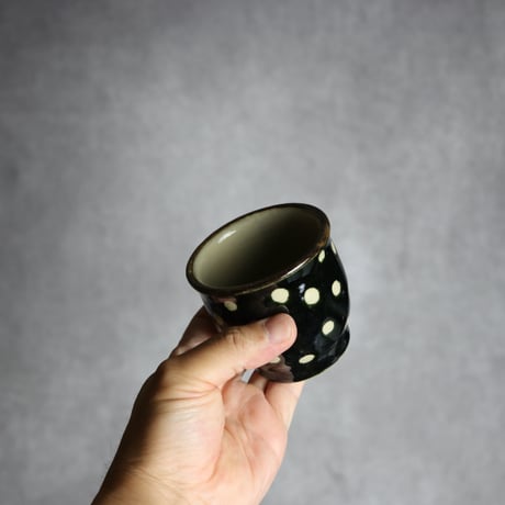 湯呑 呉須釉 蝋抜 点打 やちむん 陶器 真南風工房:7011021