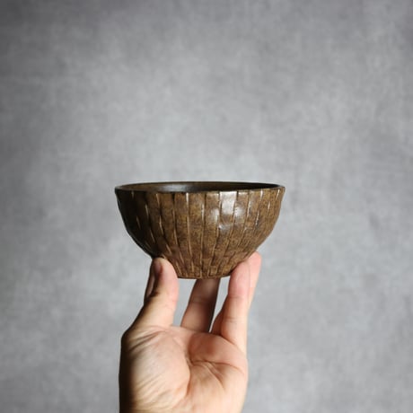 ごはん茶碗中1 マカイ 編込紋 ダークブラウン やちむん 陶器 cerca:7025010