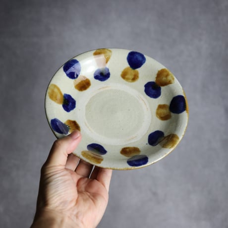 6寸皿1 飴 呉須釉 点打 やちむん 陶器 漂窯:7010006