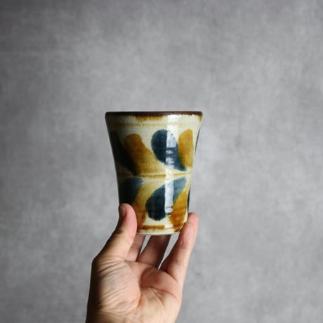 Vカップ大1 飴 呉須釉 双葉紋 やちむん 陶器 北窯 松田共司工房:7004063