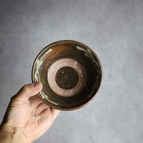 4寸マカイ4 イッチン 菊花唐草 やちむん 陶器 北窯 宮城正享工房:7005014