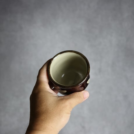 湯呑 飴釉 蝋抜 唐草 やちむん 陶器 真南風工房:7011021