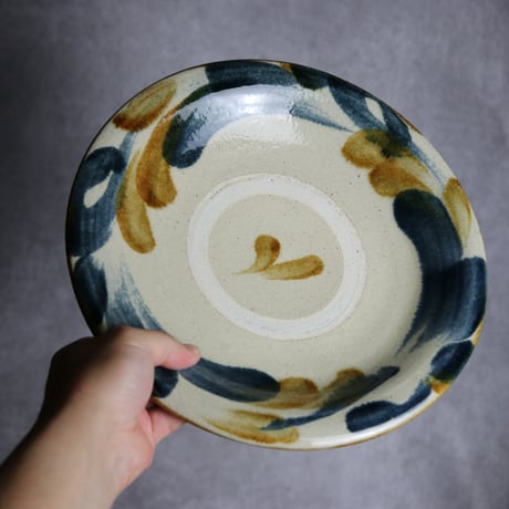 9寸皿1 飴呉須釉 唐草 やちむん 陶器 北窯 松田共司工房:70040011
