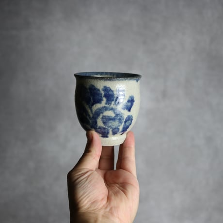 湯呑1 呉須釉 唐草  やちむん 陶器 榮一工房:7013078
