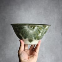 6寸マカイ2 黒呉須釉 菊唐草紋 やちむん 陶器 榮一工房:7013042※高台化粧ヒビ
