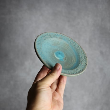 4.5寸皿1 トルコブルー 線彫唐草 やちむん 陶器 仁陶器工房:7023073