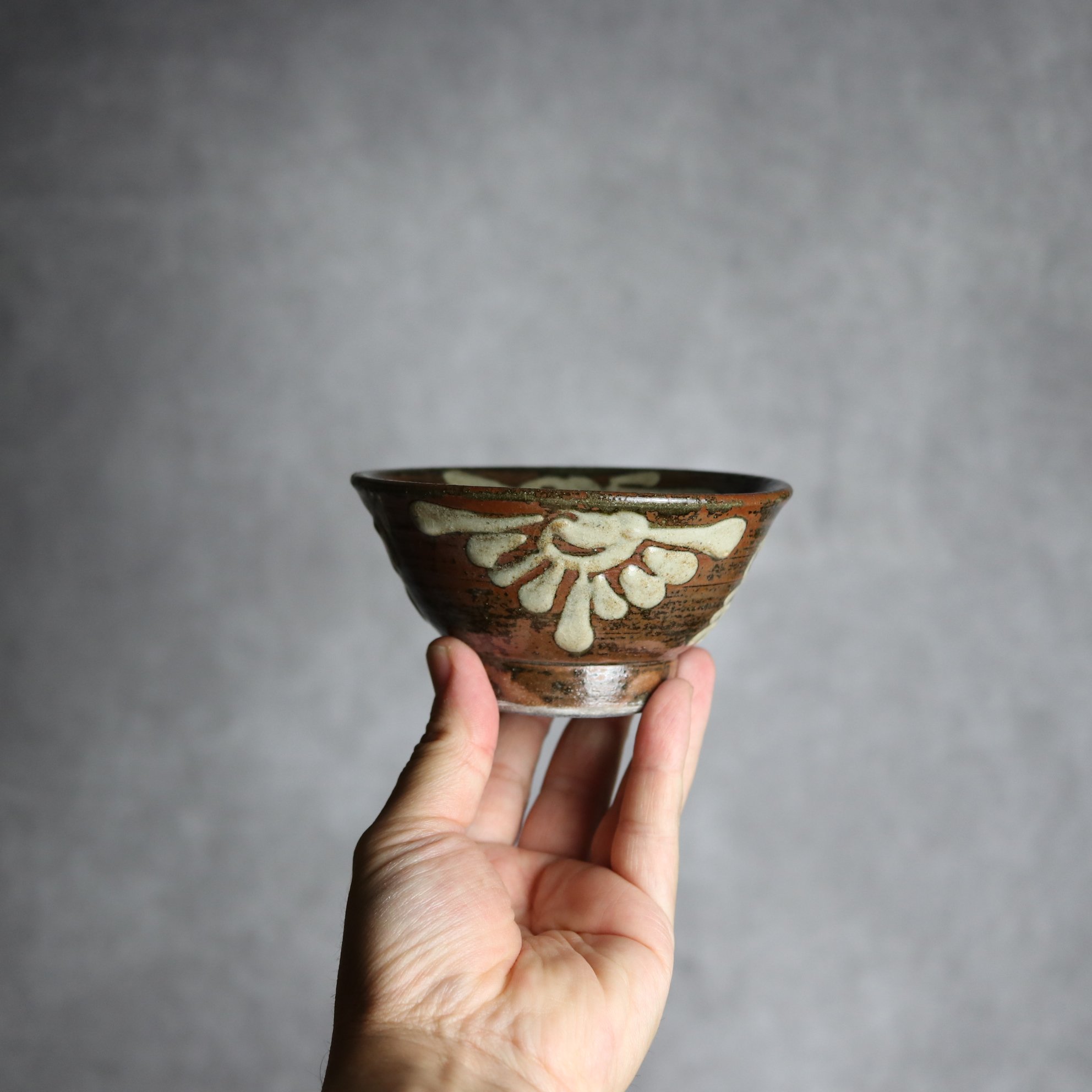 3.5寸マカイ1 イッチン 菊花唐草 やちむん 陶器 北窯 宮城正享工房