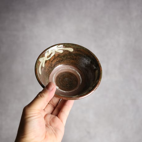 4寸マカイ3 イッチン 菊花唐草 やちむん 陶器 北窯 宮城正享工房:7005014