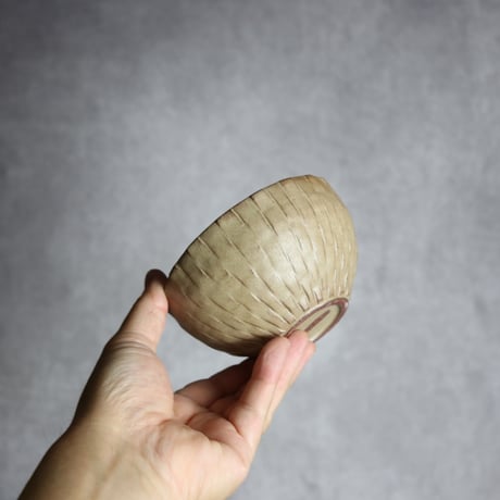 ごはん茶碗中1 マカイ 編込紋 サンドベージュ やちむん 陶器 cerca:7025010