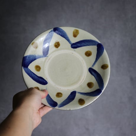 7寸皿1 飴 呉須釉 星点打 やちむん 陶器 漂窯:7010007