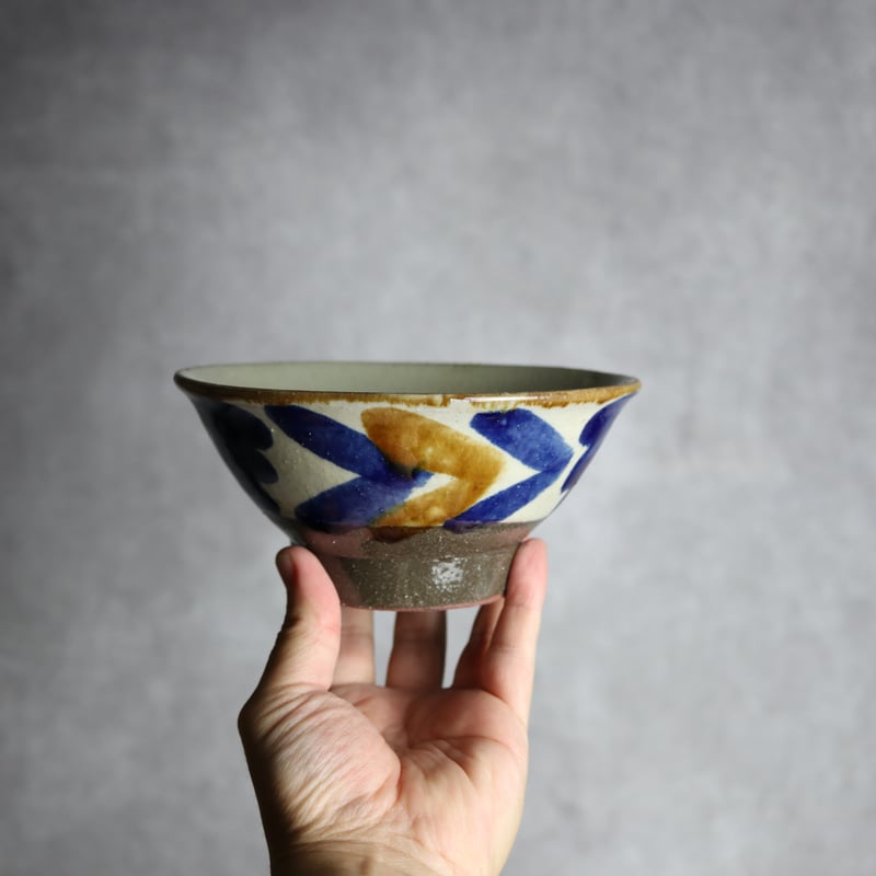 5寸マカイ1 飴 呉須釉 菊花双葉 やちむん 陶器 漂窯:7010022 | MADE IN